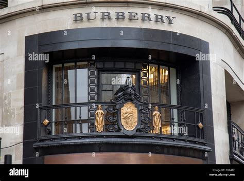 burberry fashion house london